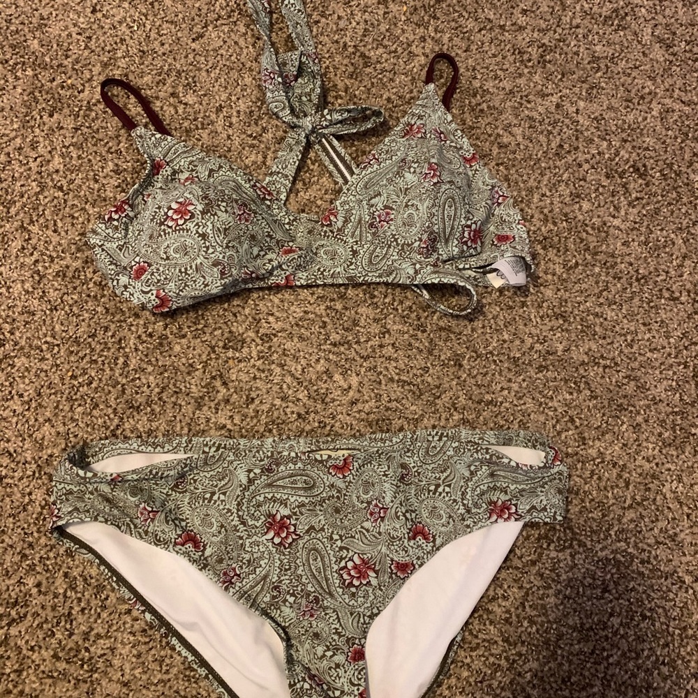 Jessica Simpson maternity bikini